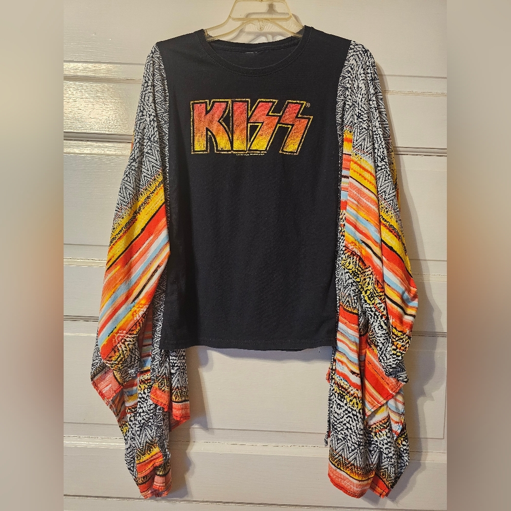 Kiss Black Festival CONCERT Tee with Vibrant Kimono Sleeves OSFM